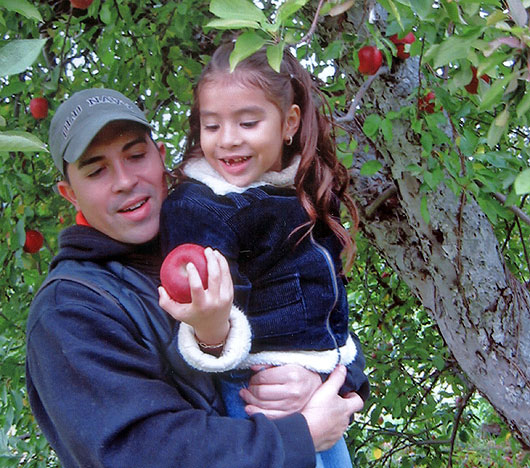 dad-and-daughter-apple-picking