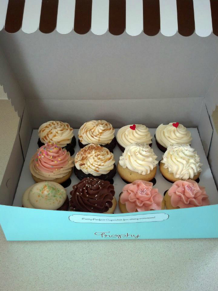 SEATTLE-Delivery-Photos-Trophy-Cupcakes