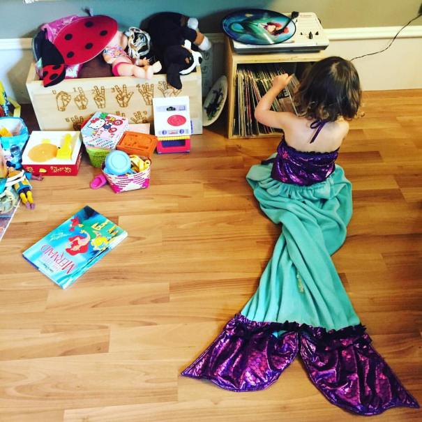 Under the Sea} Gorgeous Mermaid Birthday Party // Hostess with the