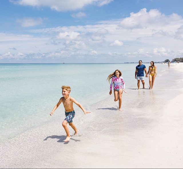 Bradenton, FL Should Be Your Next Vacay With (or Without!) the Kids