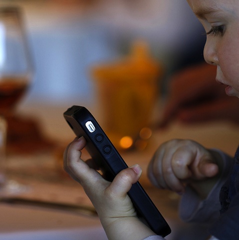 12 Apps & Alerts Every Chicago Parent Should Have