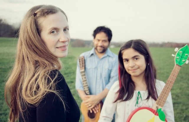 elizabethmitchell4_2012-photocreditjanaleon