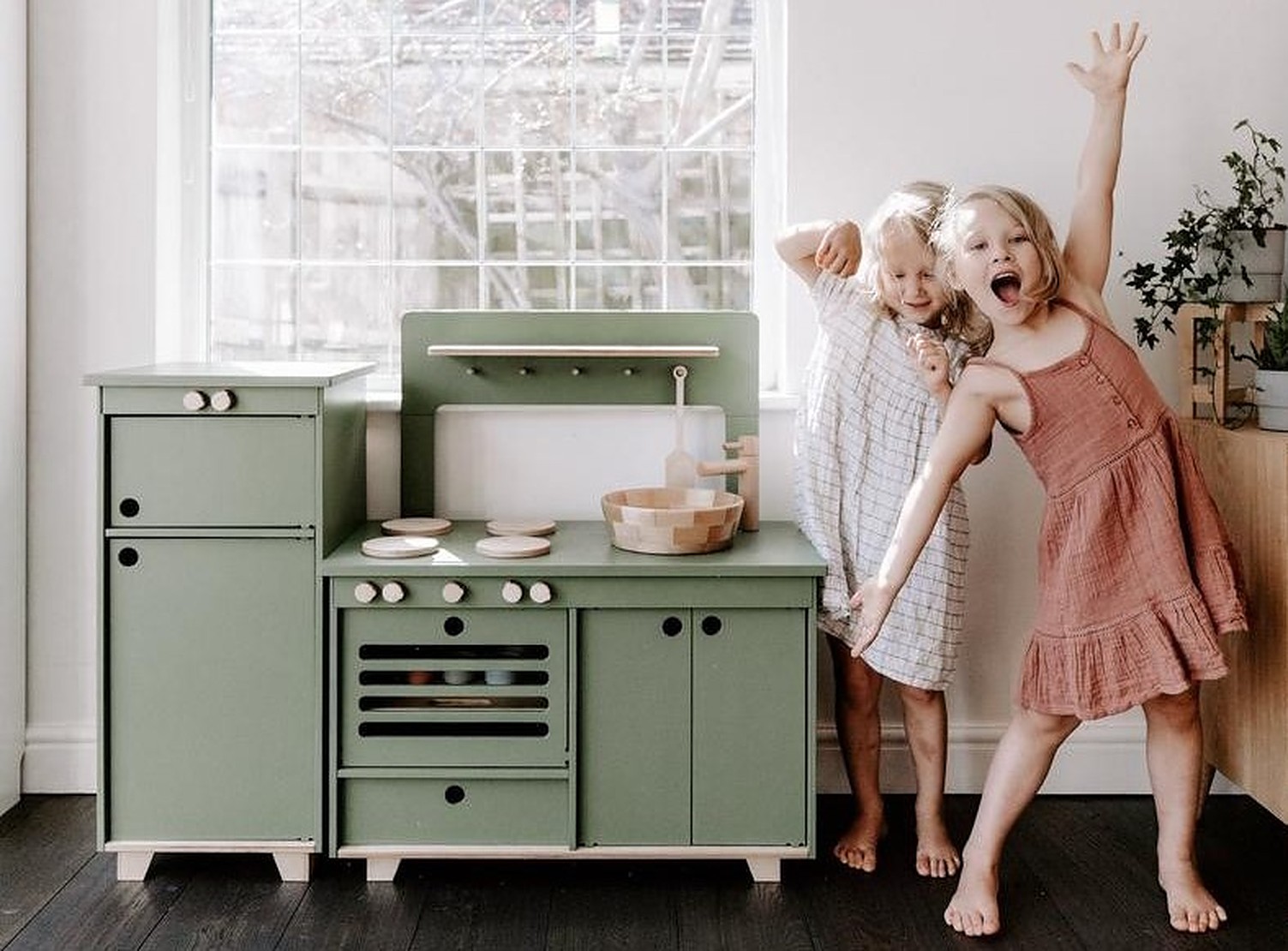 15 Awesome Play Kitchens for Kids
