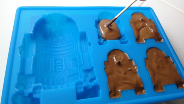 R2D2 chocolate in molds