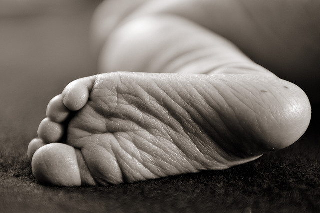 Newborn-photo-close-up-foot