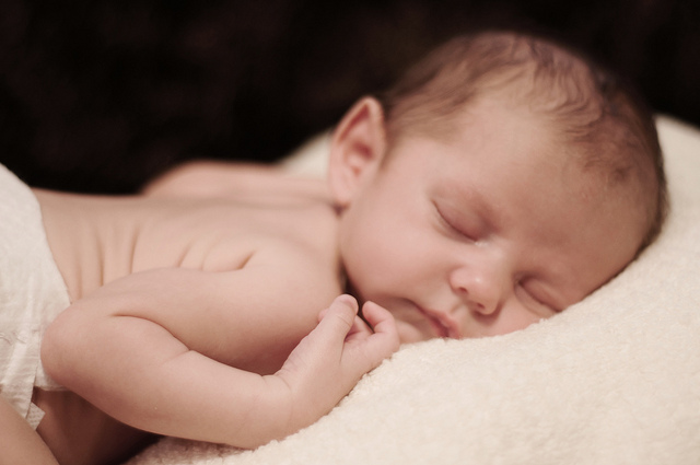 Sleeping-baby-newborn-photography