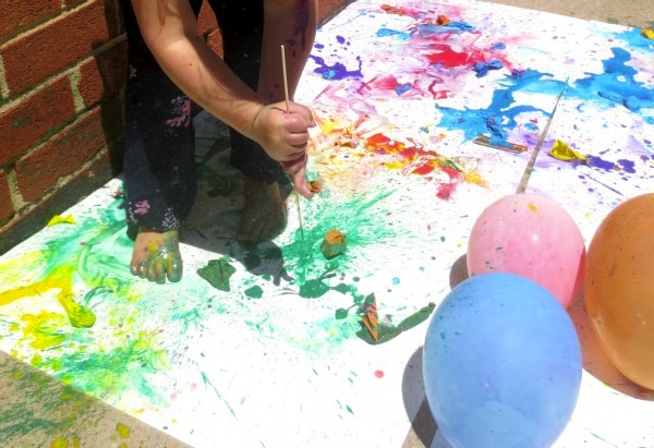 Reading Confetti: 12 Ways to Paint Without a Paintbrush: Kid's Co-op