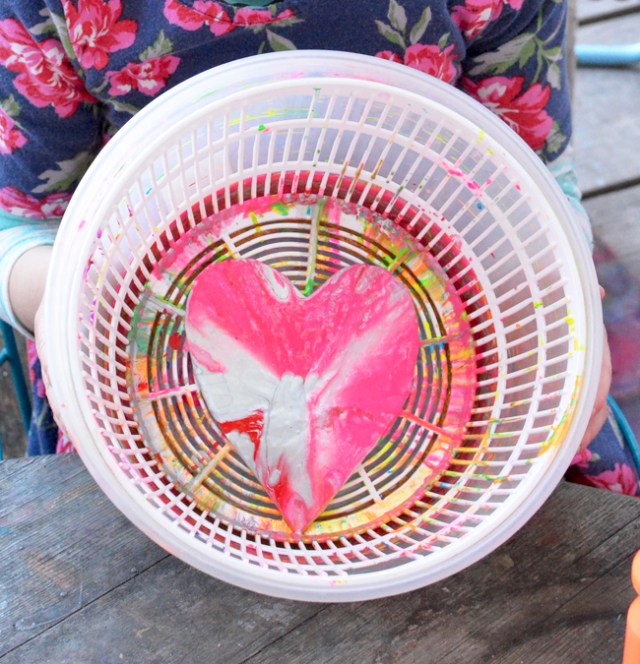 use a salad spinner for outdoor art