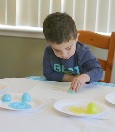picture of an plastic easter egg craft which is egg stamps