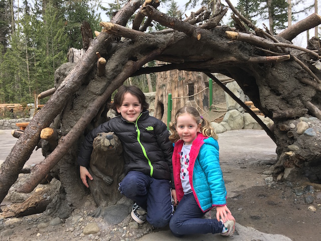 Kids with beaver at Kids trek