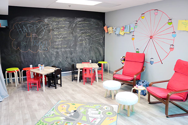 wund3rkid parent lounge and art area