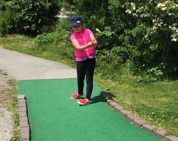 put-put golf, golf, Interbay Golf Seattle, Seattle, kids, kids golf, kids golf lessons, golf lessons