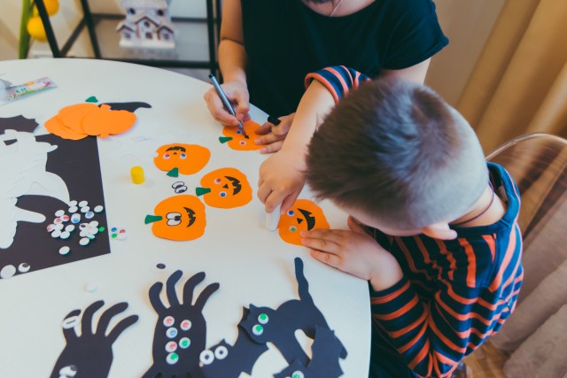 Simple Pumpkin Crafts You Can Do with the Kids