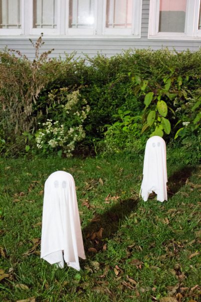 14 (Almost) Homemade Halloween Decorations You Can Pull Off