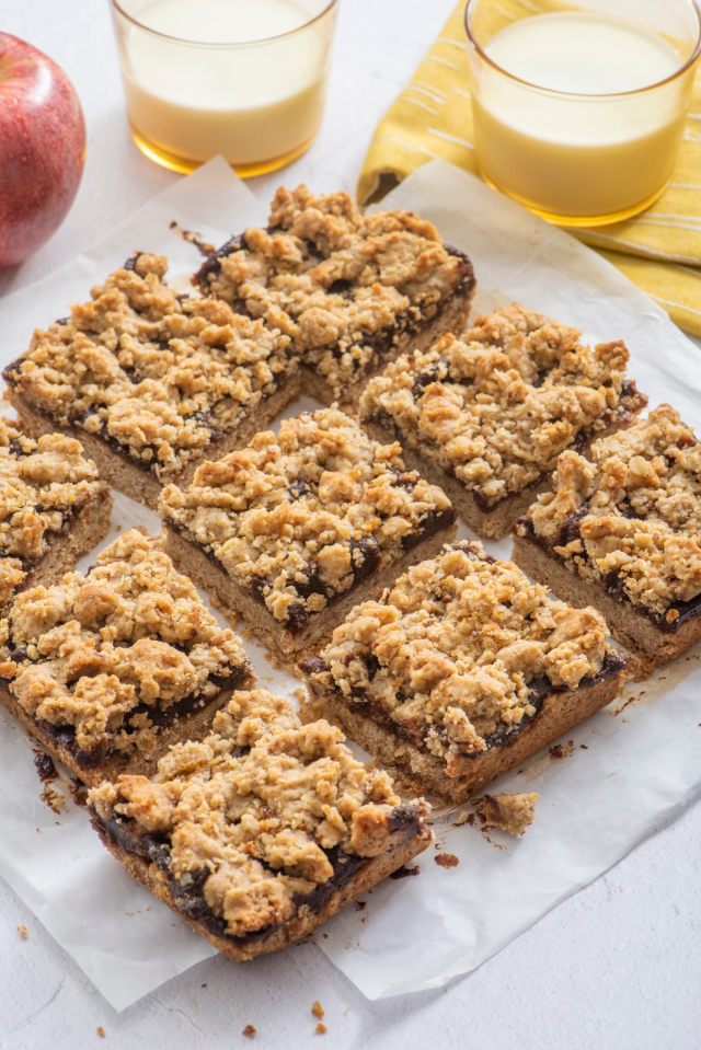 Bake This Now: Fruit & Oat Crumble Bars