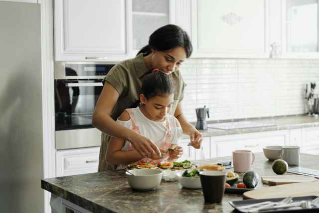 Strategies to Encourage Your Kids to Eat Their Lunch