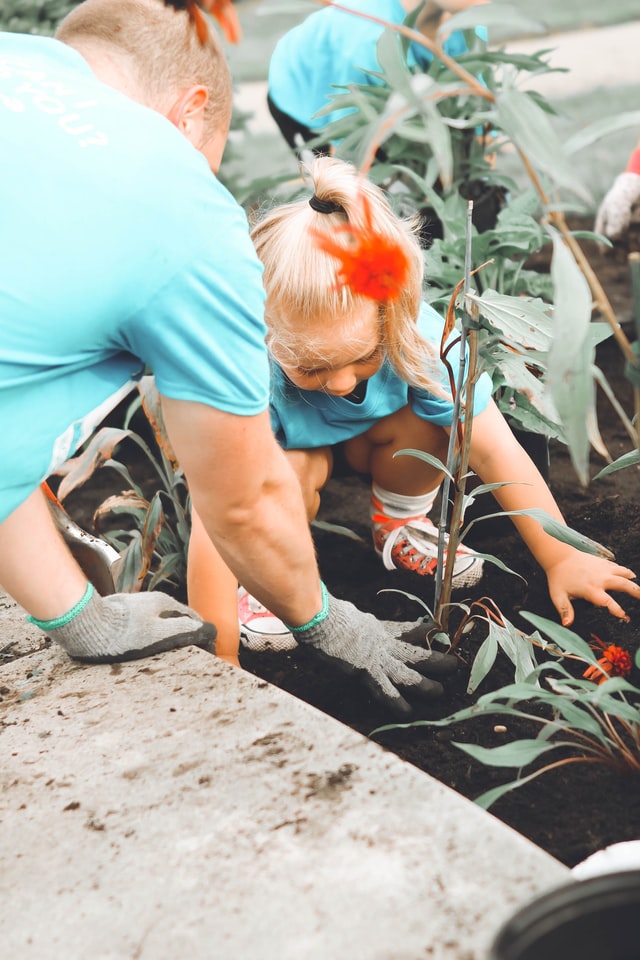 7 Reasons Volunteering with Your Child Is a Great Idea