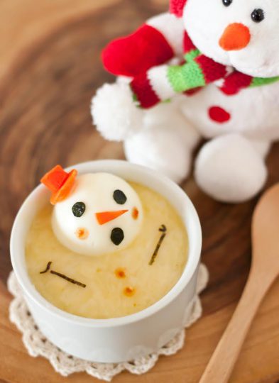 https://tinybeans.com/wp-content/uploads/2016/12/cheesy-melting-snowman-e1481165762690.jpg?w=393