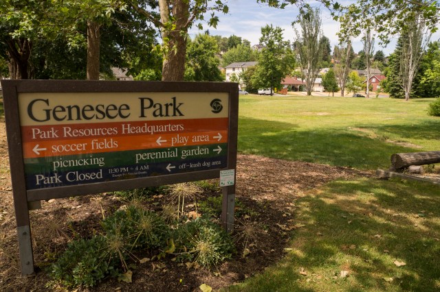 One of Seattle's best picnic spots is Genesse Park along Lake Washington