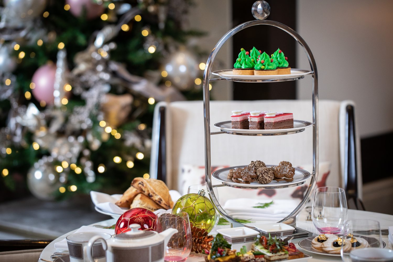 https://tinybeans.com/wp-content/uploads/2017/10/langham-holiday-tea-e1635873155270.jpg