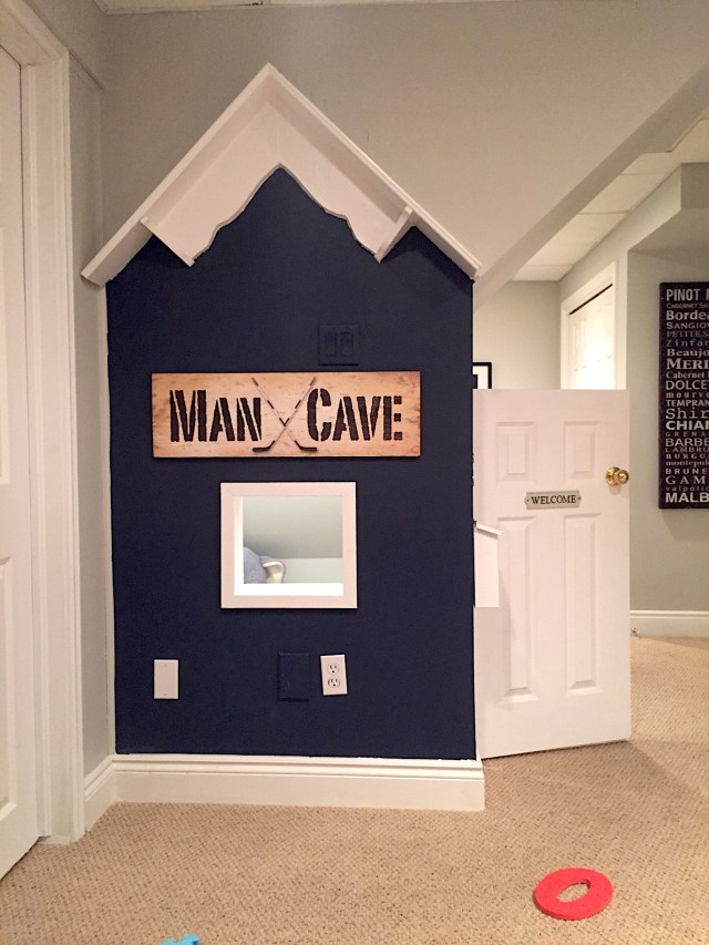 this mini man cave is a creative small play space