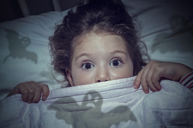 15 Tips to Help Your Kid Overcome Childhood Fears