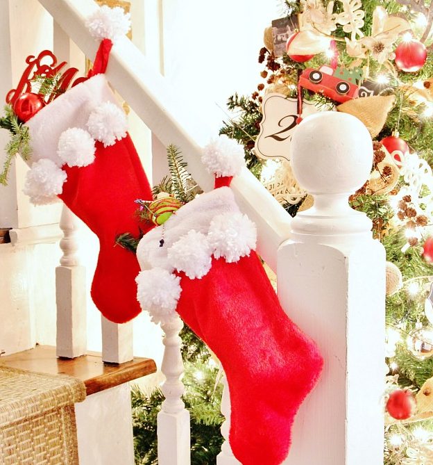17 Jolly Dollar Store Decor Ideas for Your Holiday Home