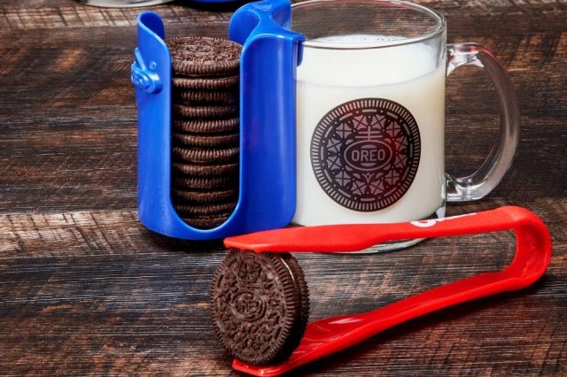 OREO Ultimate Dunking Sets Are Back for the Holidays