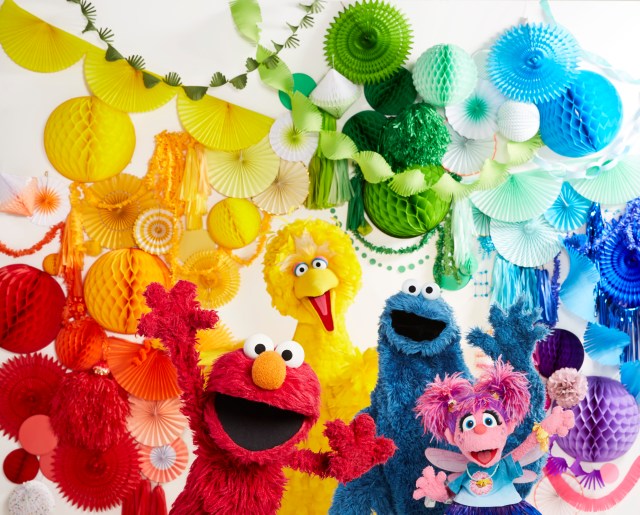Elmo & His “Sesame Street” Friends Will Host a Virtual Play Date to Help Kids