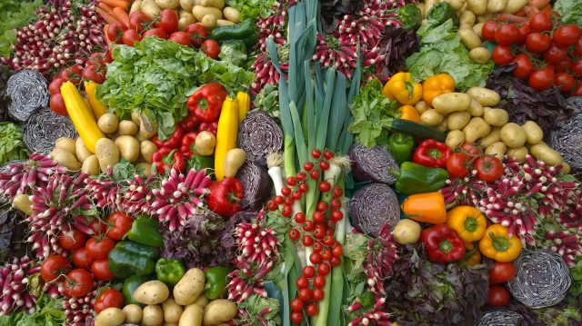 Here Are the “Dirty Dozen” Fruits & Veggies for 2021