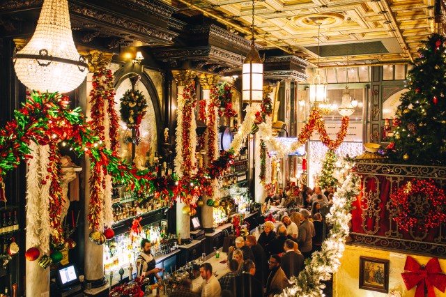 Deck The Food Halls NYC Restaurants With Amazing Christmas Decorati 