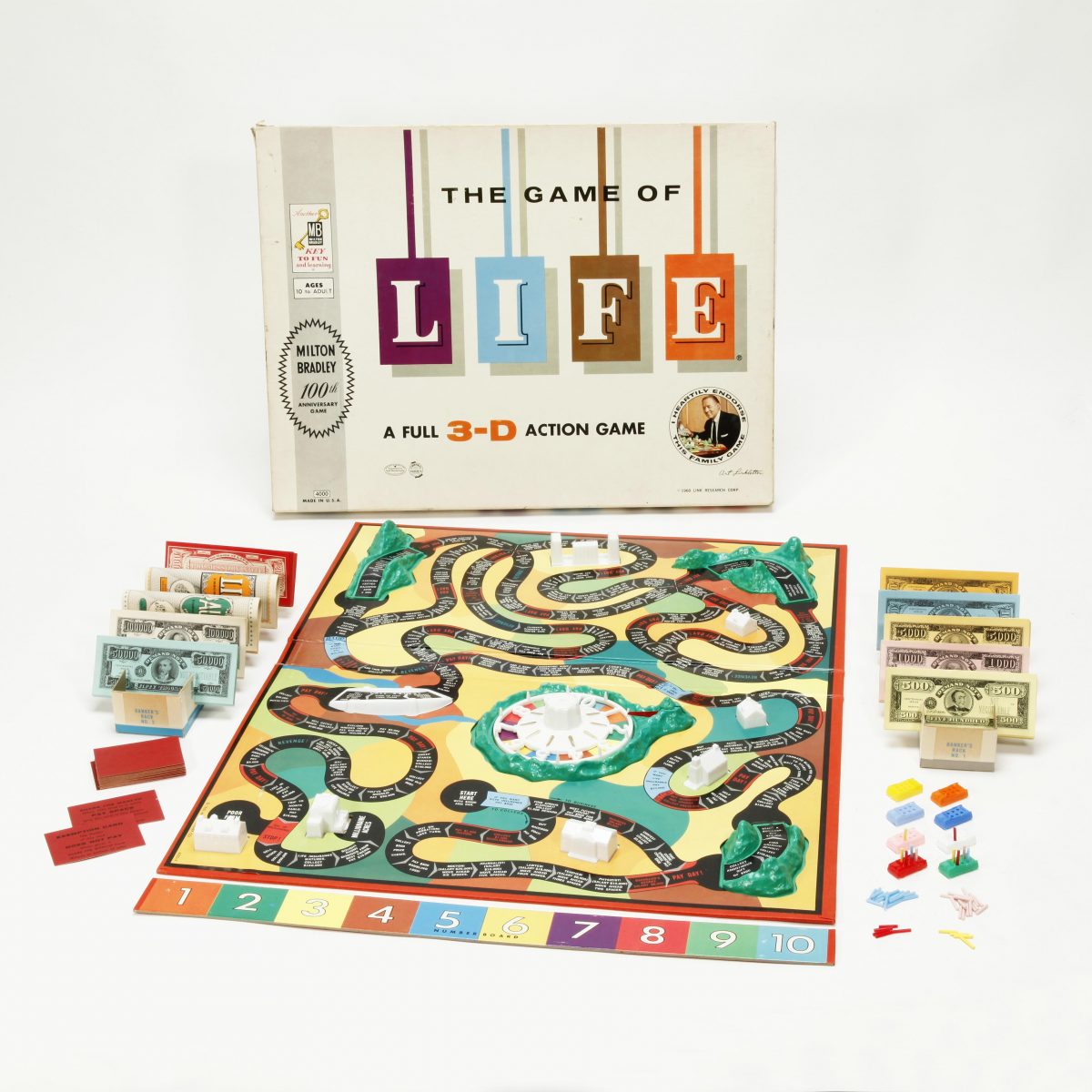2014 The Game of Life Board Game by Hasbro