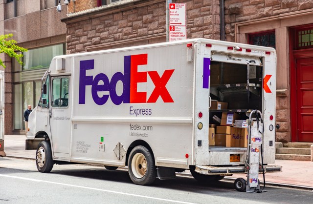 FedEx Christmas shipping deadlines