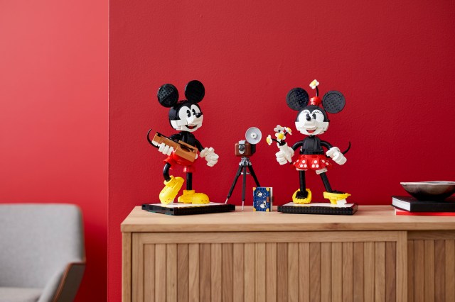 LEGO Launches New Mickey & Minnie Buildable Character Sets