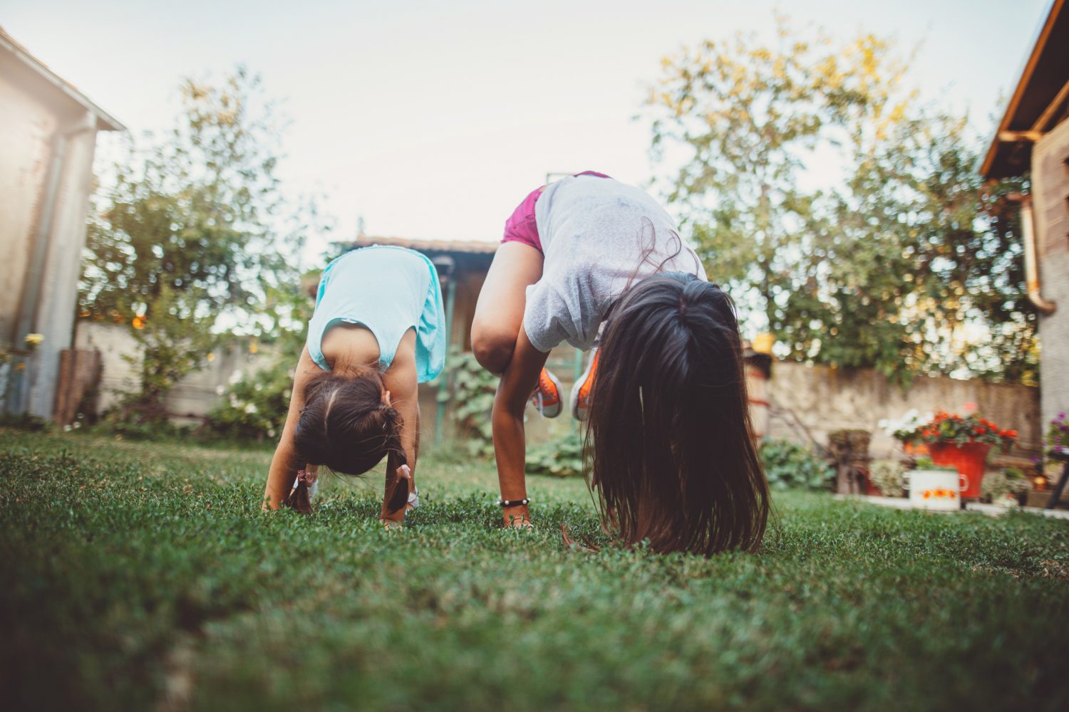 10 Games to Play with Siblings - Tinybeans