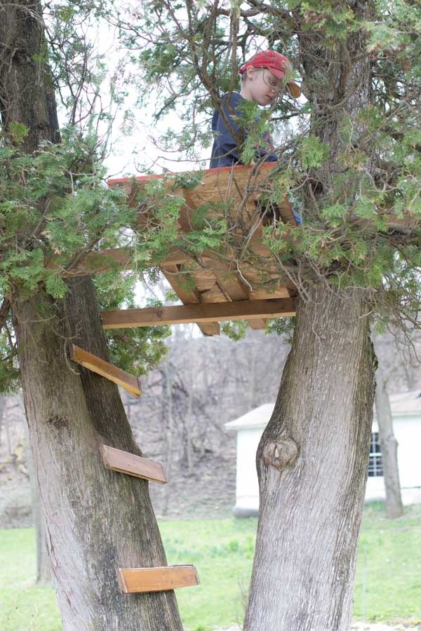 DIY outdoor fort for kids