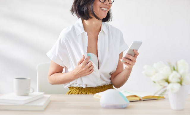 The Wearable Breast Pump That’s a Game-Changer for New Moms