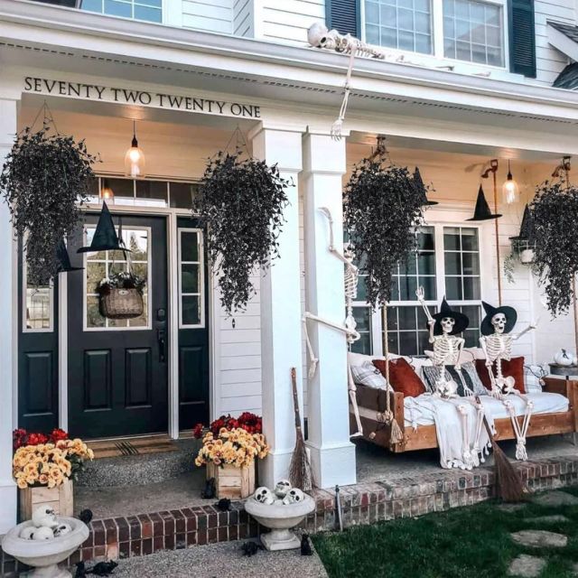 halloween decorated front porch