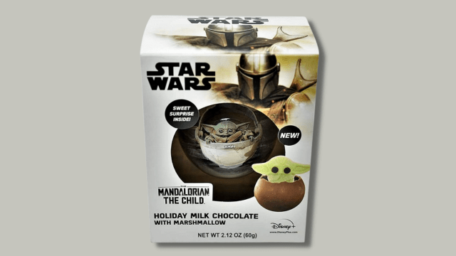 Mandalorian Hot Cocoa Bomb Reveals a Baby Yoda Marshmallow When It Melts