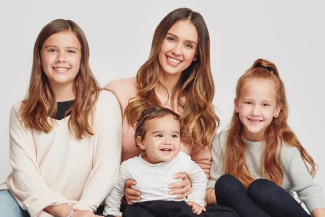 Jessica Alba Talks Holiday Gifts, Family Traditions & the Mom Hack You’ll Want to Steal for Yourself