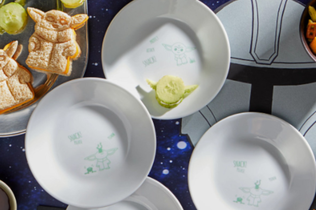 No Bounty Hunter Can Pass up These Baby Yoda Appetizer Plates