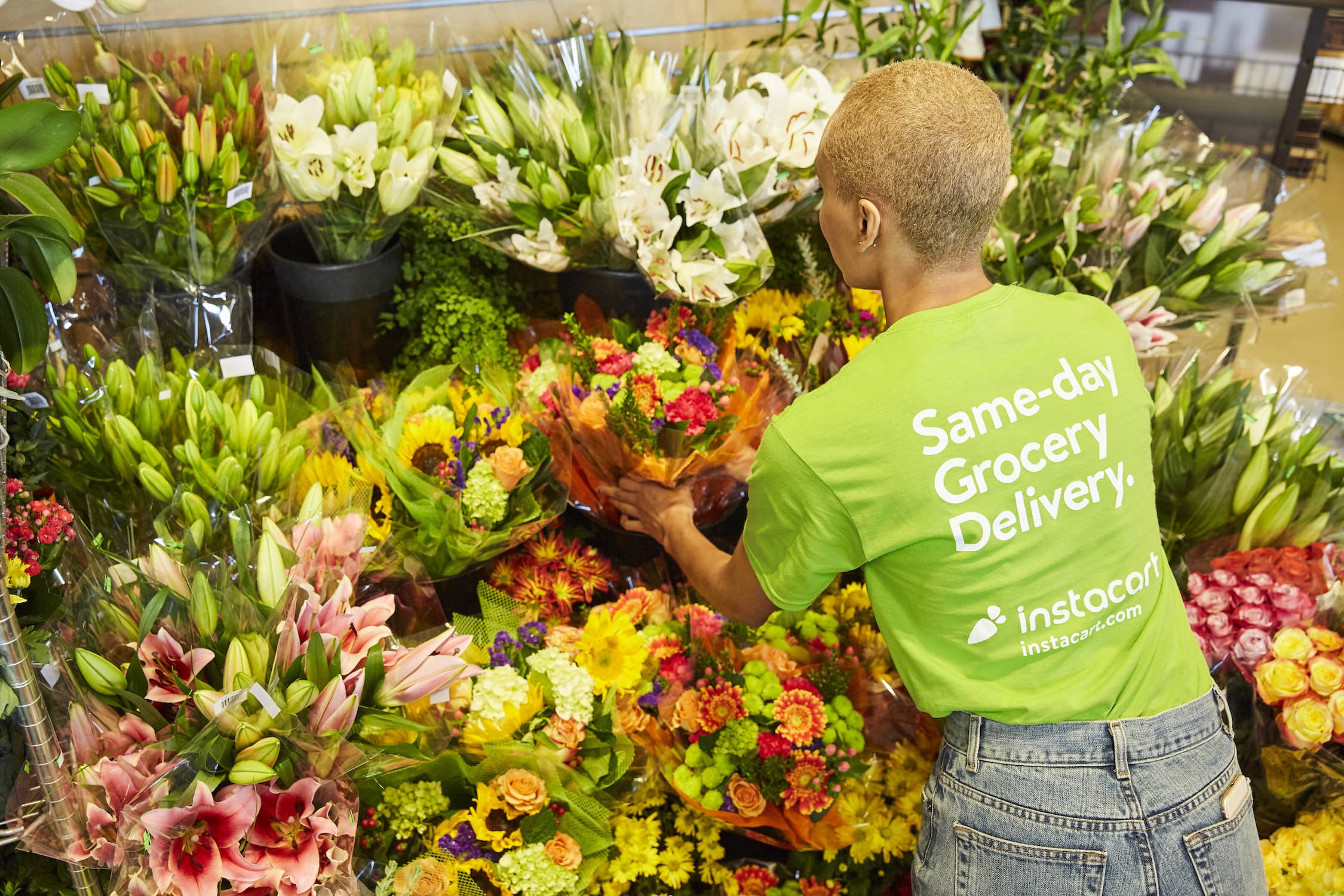 This Hack Will Save You Big Money on Valentine's Flowers This Year