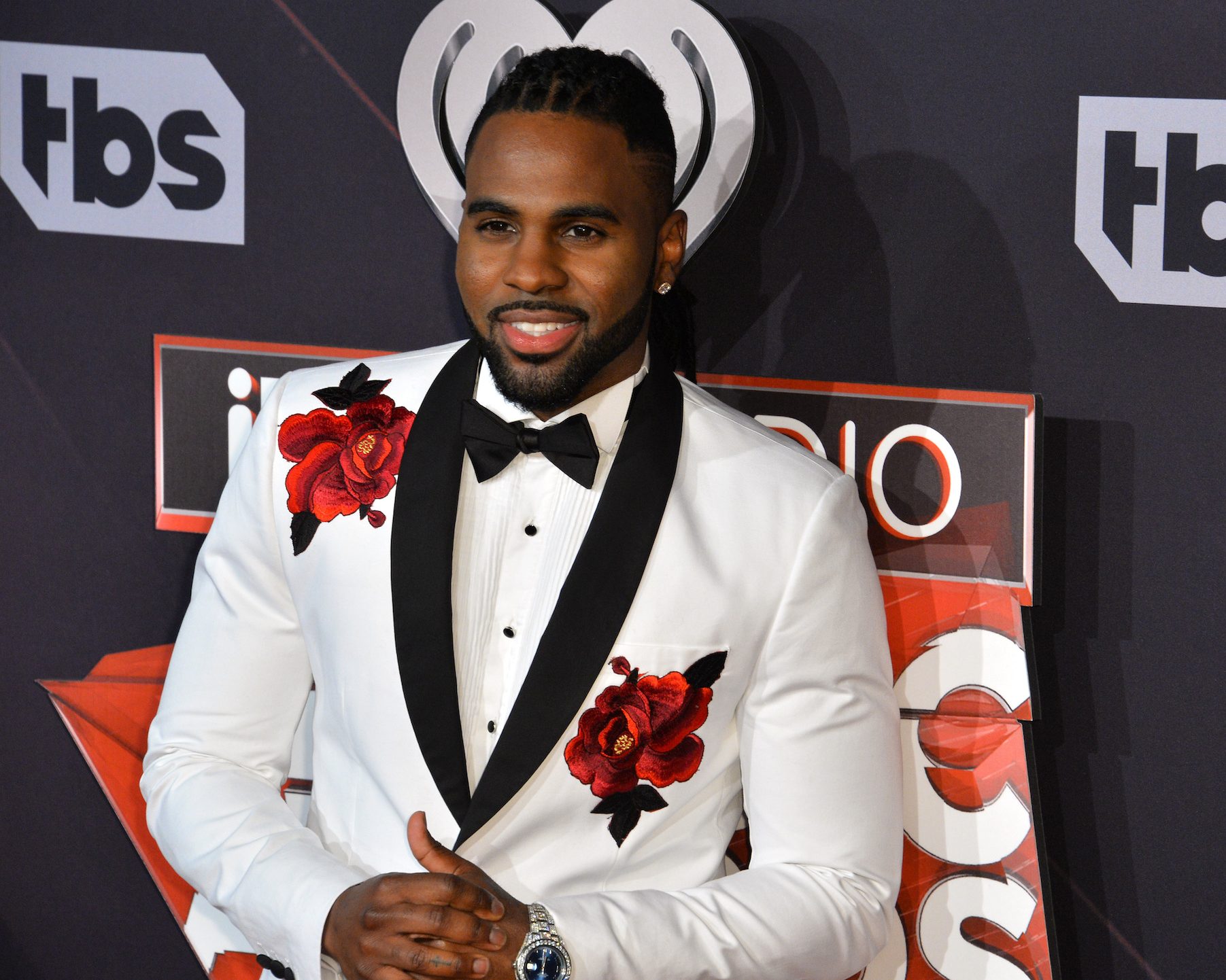 Jason derulo sofia. Джейсон деруло. Jason Derulo в детстве. Прозрачный плащ Джейсон деруло. Jason Derulo Acapulco actress.