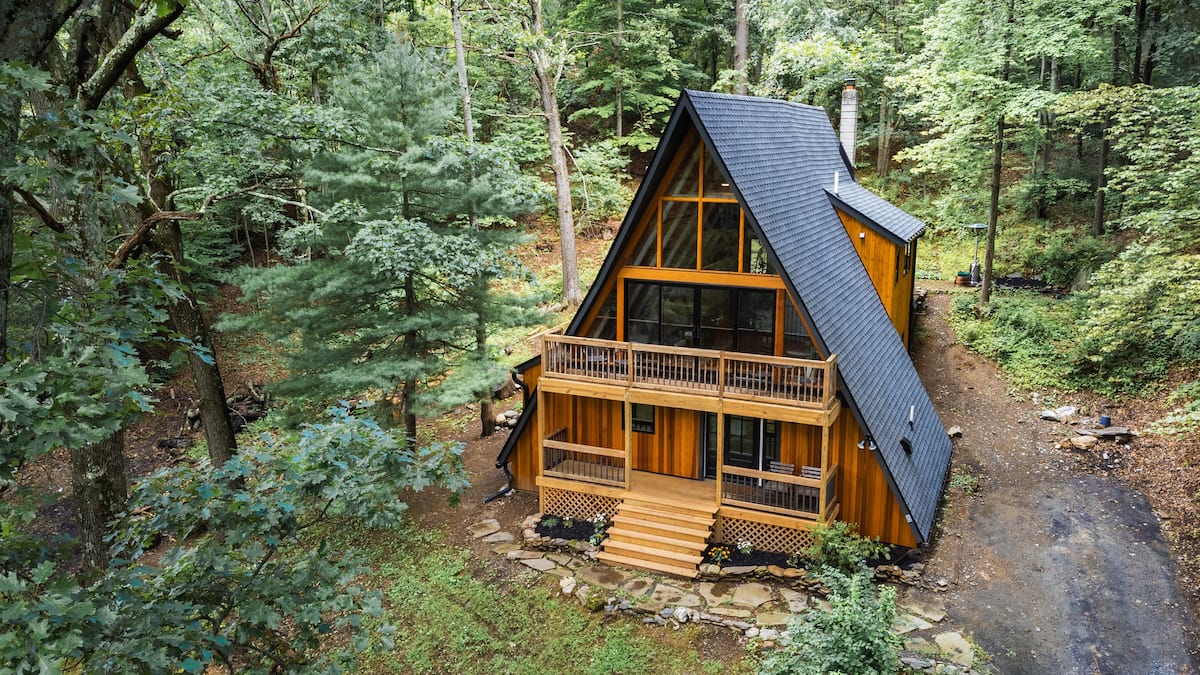 Cabin Rentals Near NYC Winter Vacation Airbnbs image
