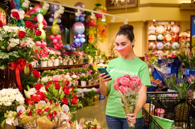 Here’s How to Get Flowers (& Gifts!) Delivered in Just 1 Hour