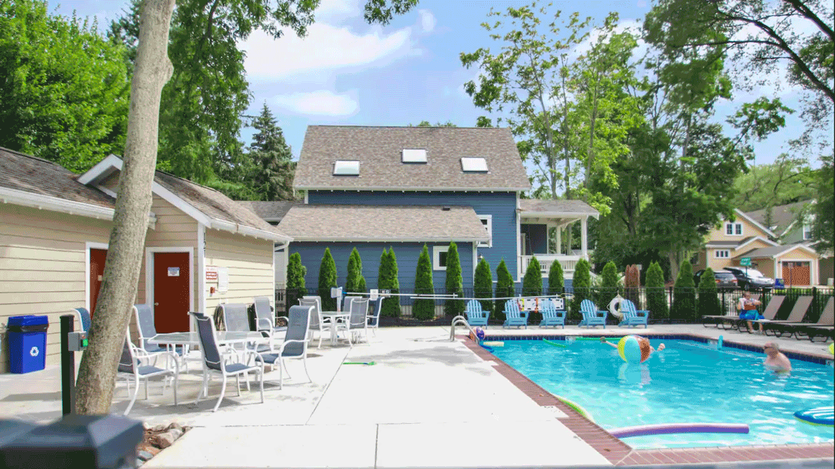 Airbnb Rentals With Pools Near Chicago