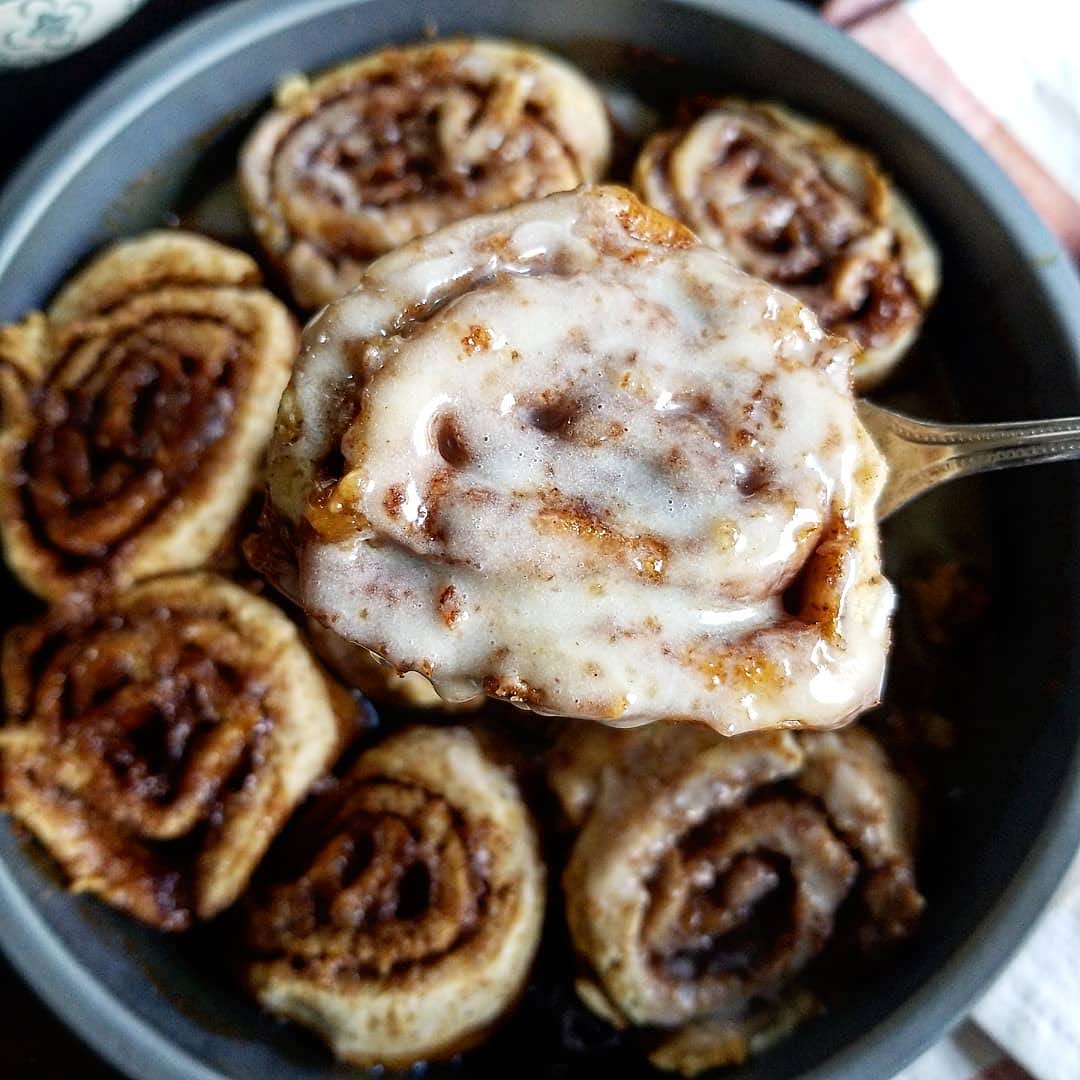 https://tinybeans.com/wp-content/uploads/2021/06/Yeast-Free-Homemade-Cinnamon-Rolls-3.jpg