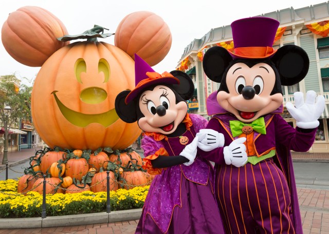 Eek! After a Year Hiatus, Halloween Time at Disneyland Is Back