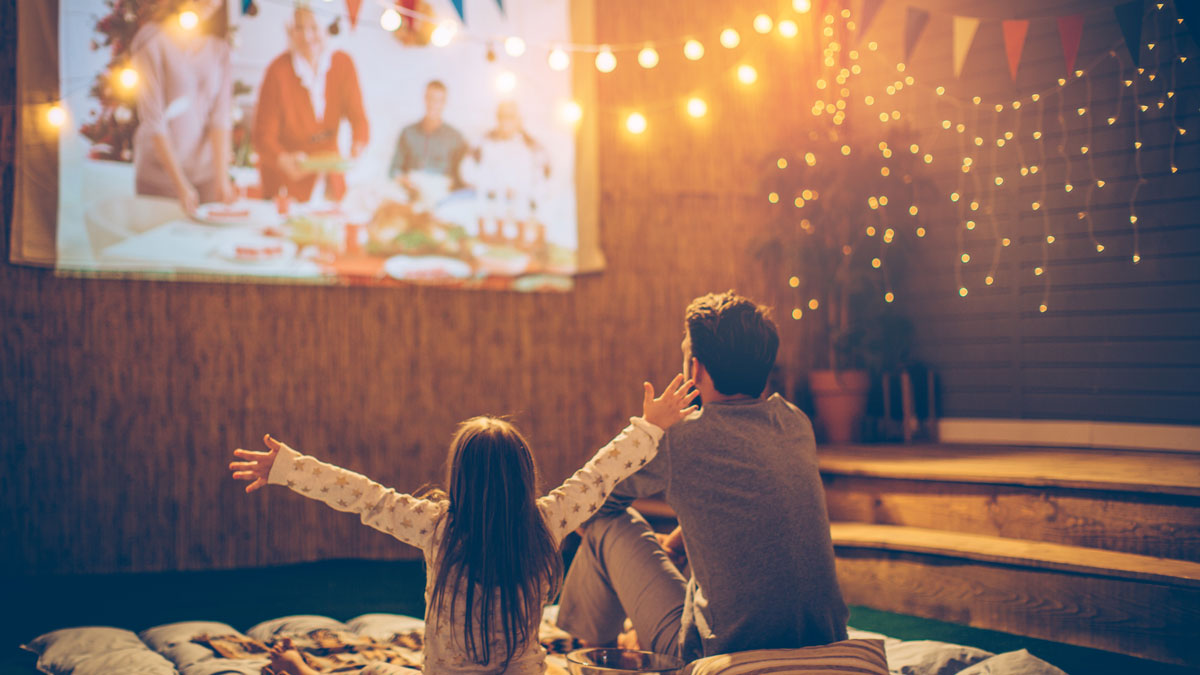 How To Host An Outdoor Movie Night Tinybeans
