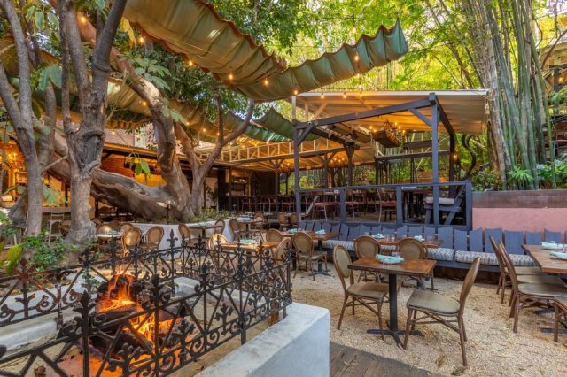 outdoor dining with kids in los angeles